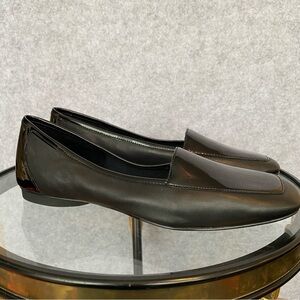 D15 DJP DeeDee Black Patent and Leather Loafers 7M